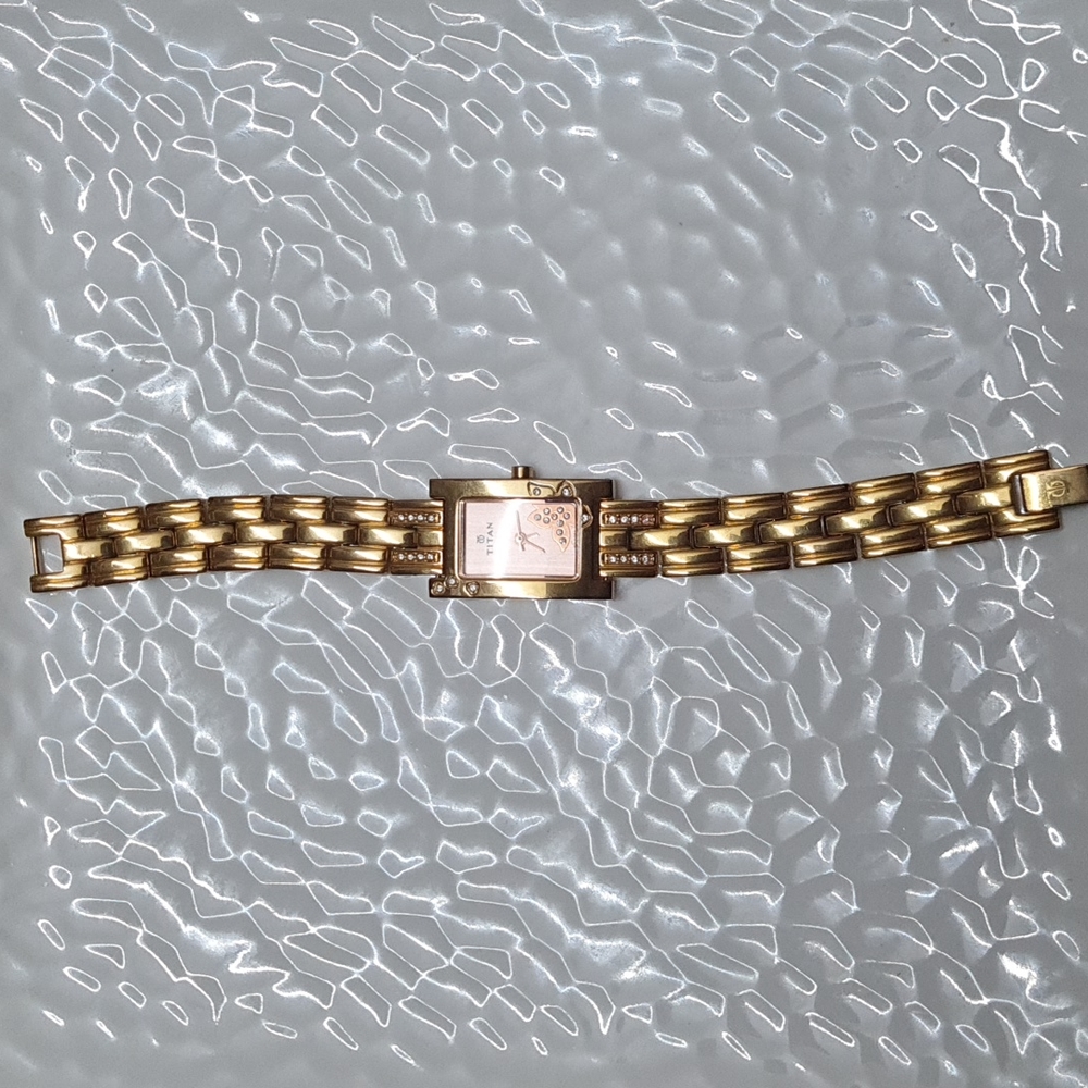 Titan watch. - Picture 2 of 9